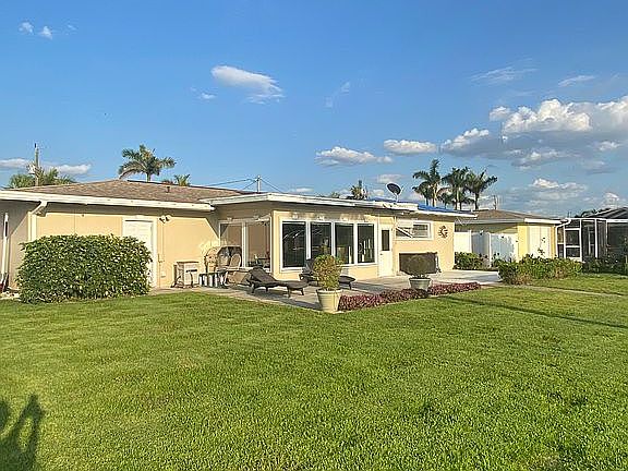 4th image of 4912 Seville Ct