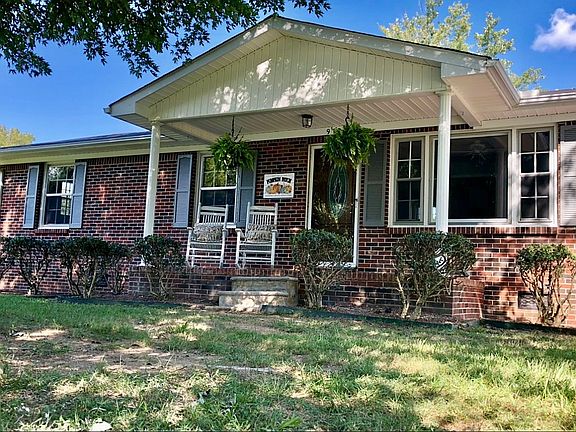 2nd image of 912 Earl Ave