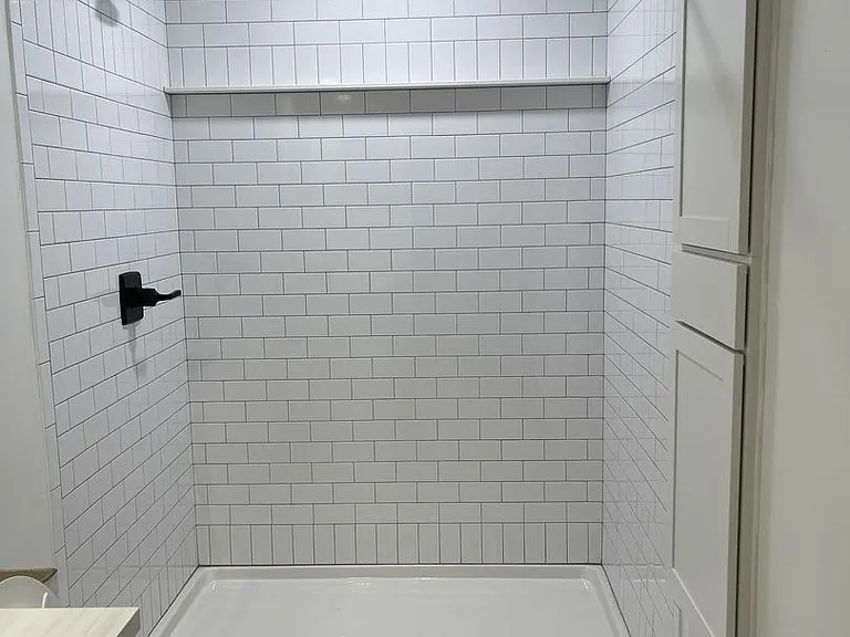 2163 Indianola Ave — Photo 12