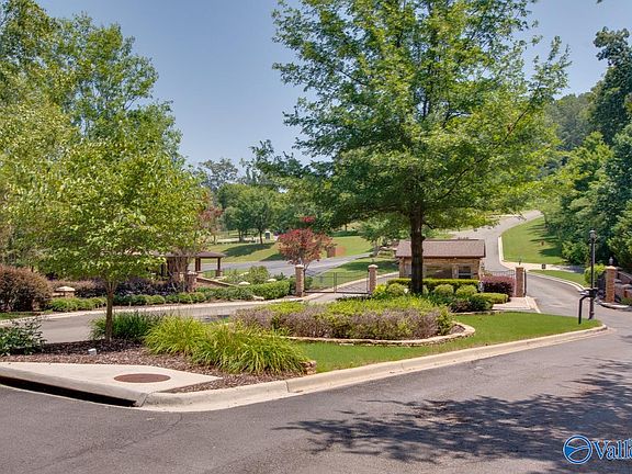 5th image of 113 & 114 Lookout Mountain Dr
