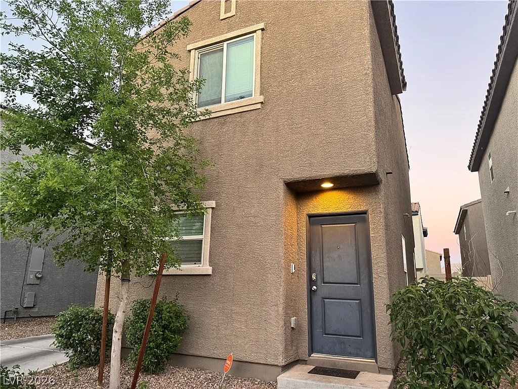 3 bed, 2.5 bath, 1108 sqft, $2,450 — Photo 1