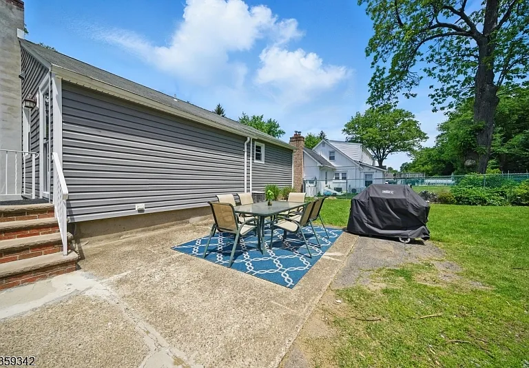 22 Beaver Brook Ln — Photo 34