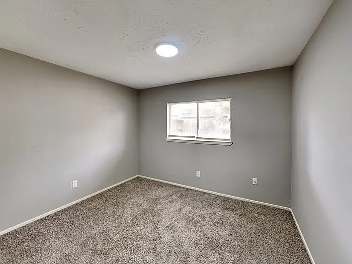 24030 Griffin House Ln — Photo 16