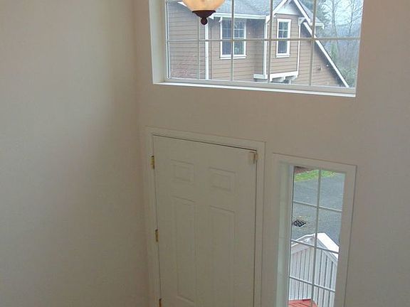 4th image of 23 Sunset Ct NW