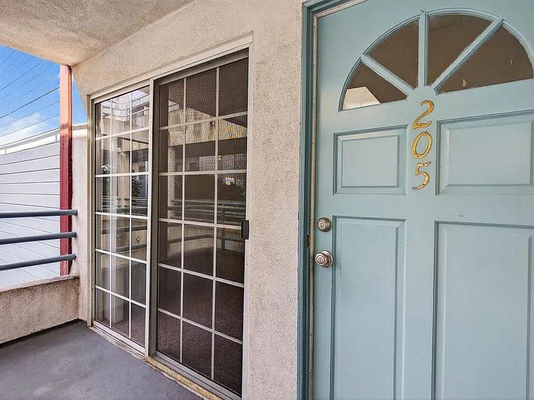 3485 Linden Ave — Photo 23