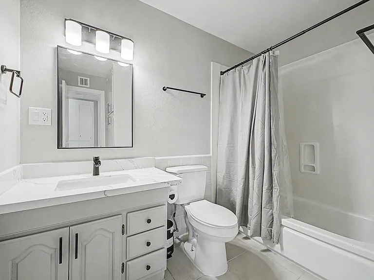 8730 E Rancho Vista Dr — Photo 18