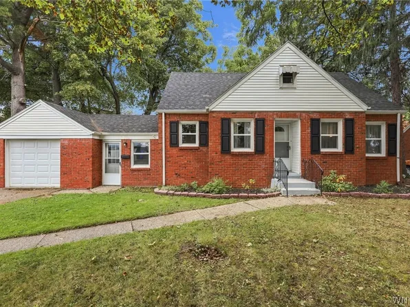 111 Southwood Dr, West Seneca, NY 14224