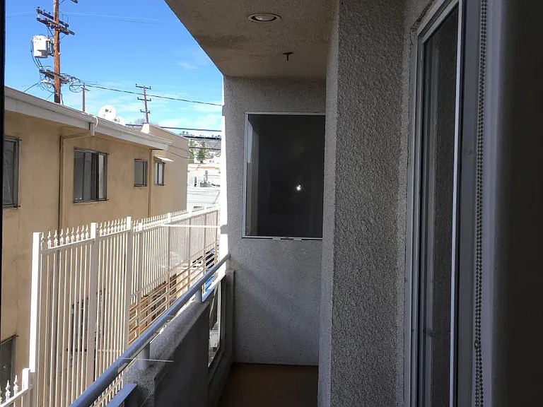 balcony