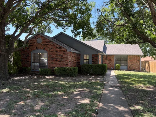 1362 Southridge Dr, Lancaster, TX 75146