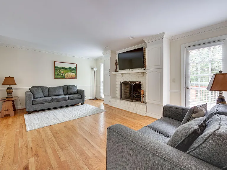 4625 Mountain View Dr — Photo 8