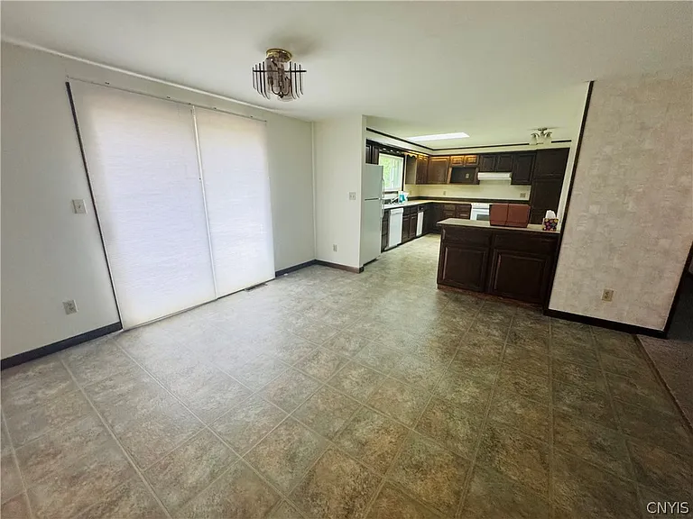 5336 Caughdenoy Rd — Photo 4