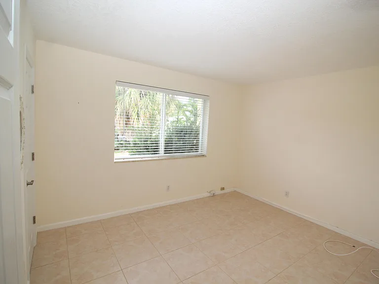 4454 W Tradewinds Ave — Photo 8