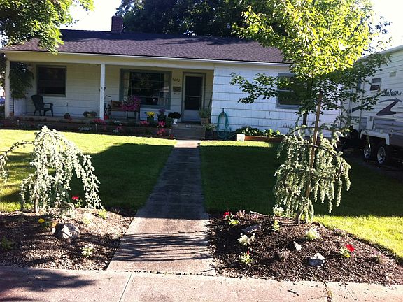 2nd image of 1042 Mount Pitt Ave