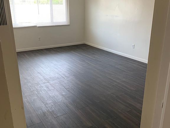 3rd image of 6943 Belhurst Ave
