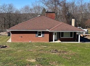 19549 McKee Rd, Wellsville, OH 43968