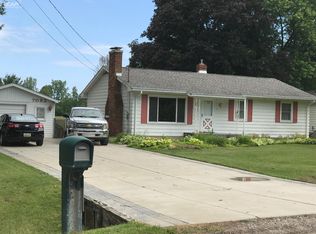 7082 Hickory St, Flushing, MI 48433