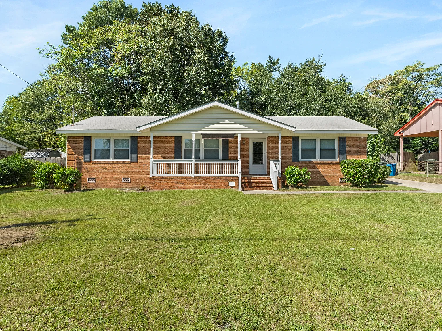 4 bed, 2.0 bath, 1446 sqft, $1,350 — Photo 2