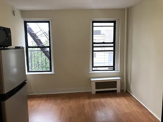 Rented by Karten Real Estate Services LLC | media 20