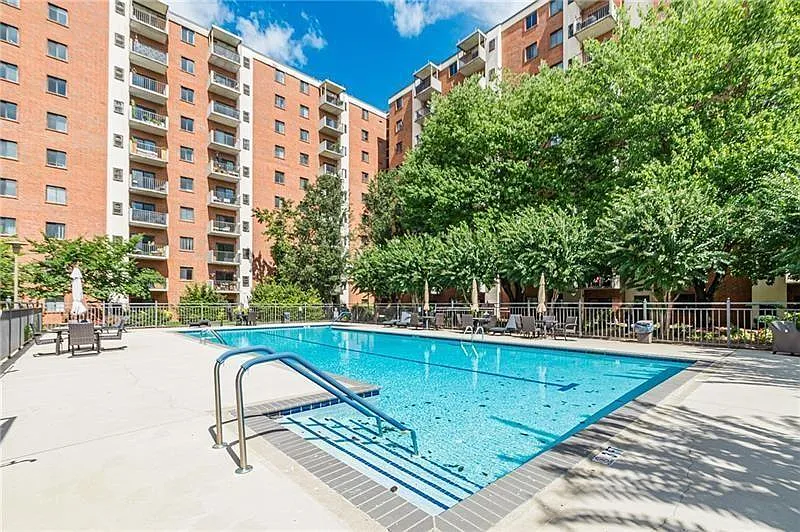 Building Photo - 300 Johnson Ferry Rd NE #A610