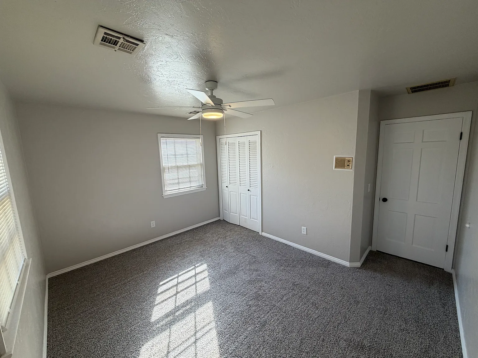 3 bed, 1381 sqft, $1,750 — Photo 2