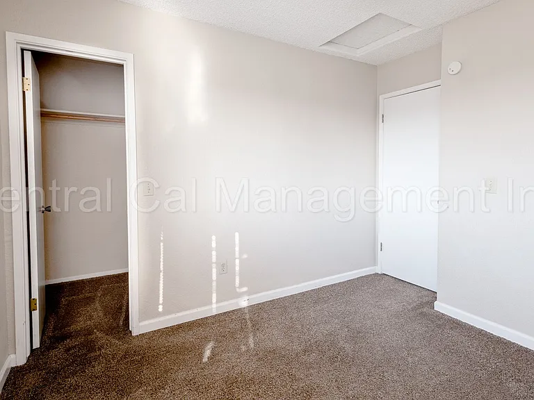 8004 Rushing River Ct — Photo 17