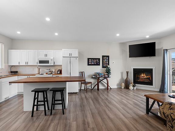 4th image of 2743 Grandview Hts