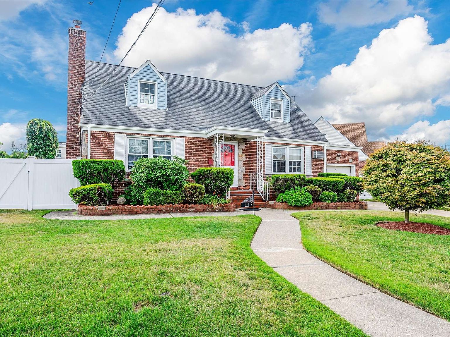 11 Standish Road, Valley Stream, NY 11580 Zillow