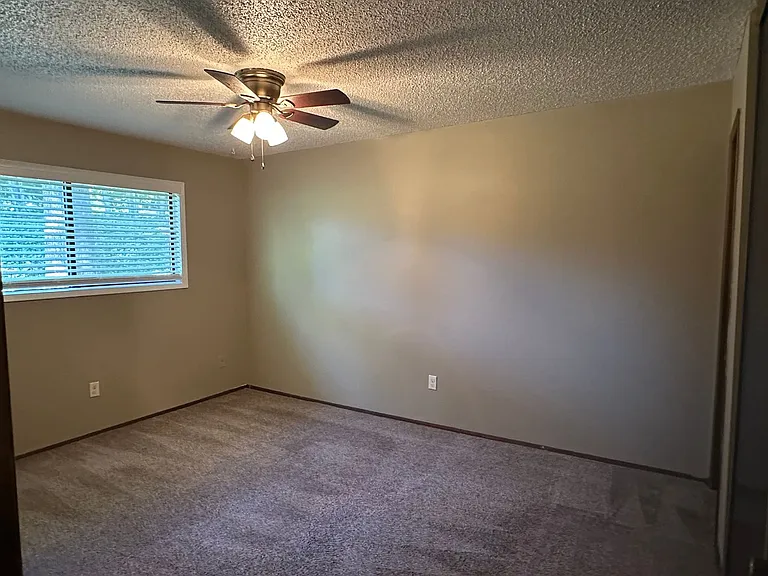 Hillview Terrace — Photo 29