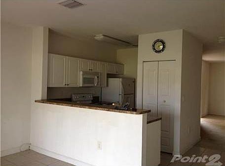 4th image of 1690 NE 33rd Ave #1066