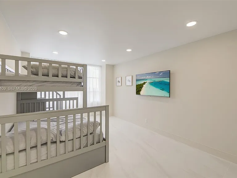600 Three Islands Blvd #403 — Photo 25