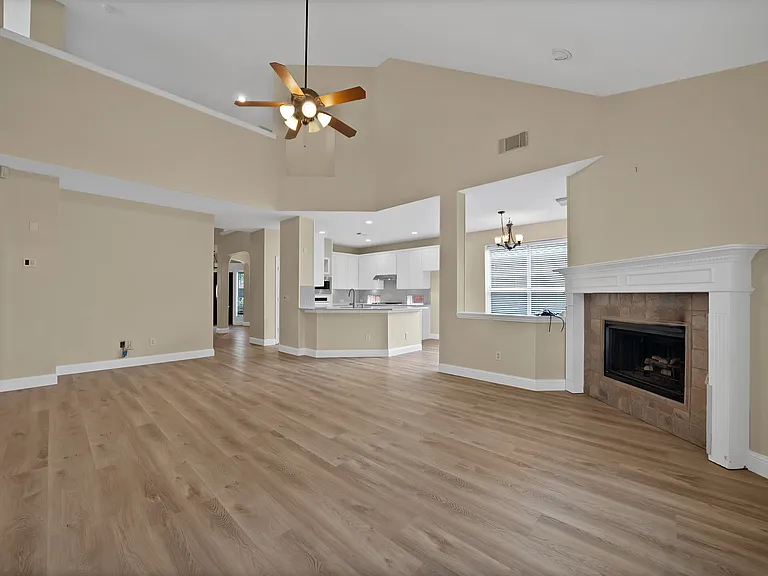 18638 Tall Oak Dr — Photo 14