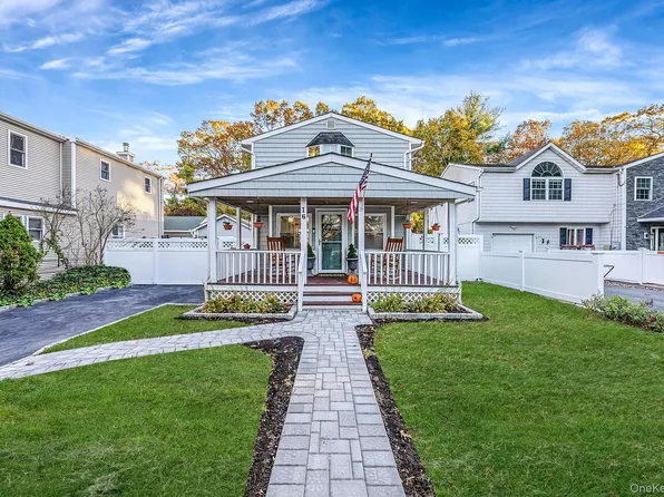 16 Lyda Drive, Nesconset, NY 11767