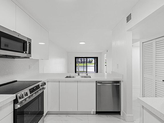 2nd image of 510 W Park Drive #104-3
