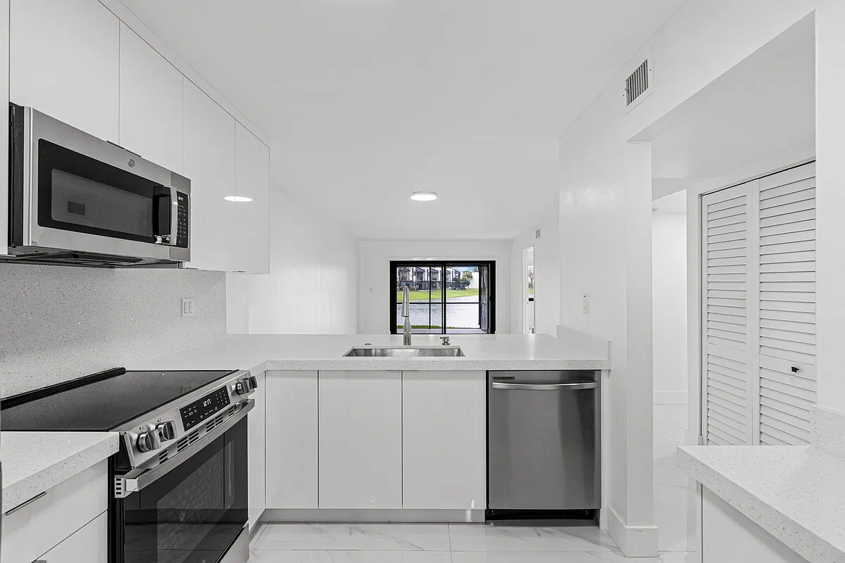 Building Photo - 510 W Park Dr #104-3