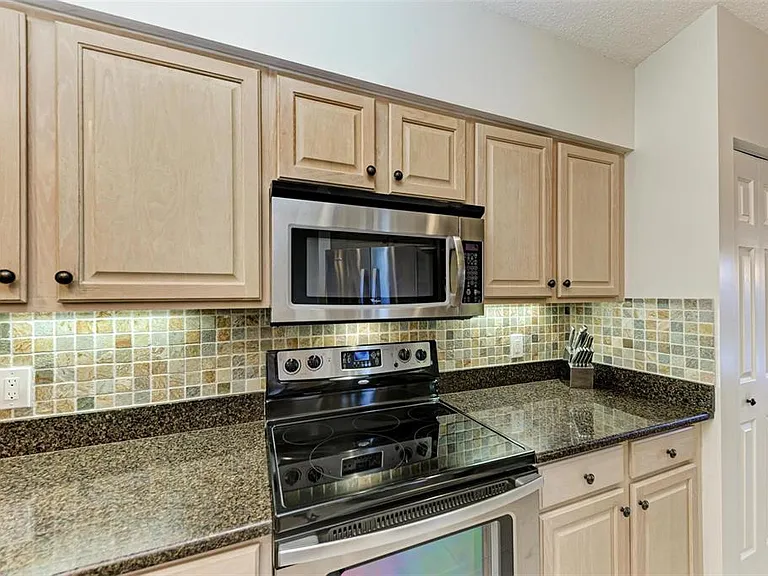4936 Linsey Ct — Photo 14