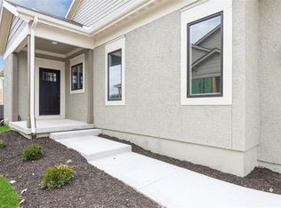 11417 S Waterford Dr, Olathe, KS 66061