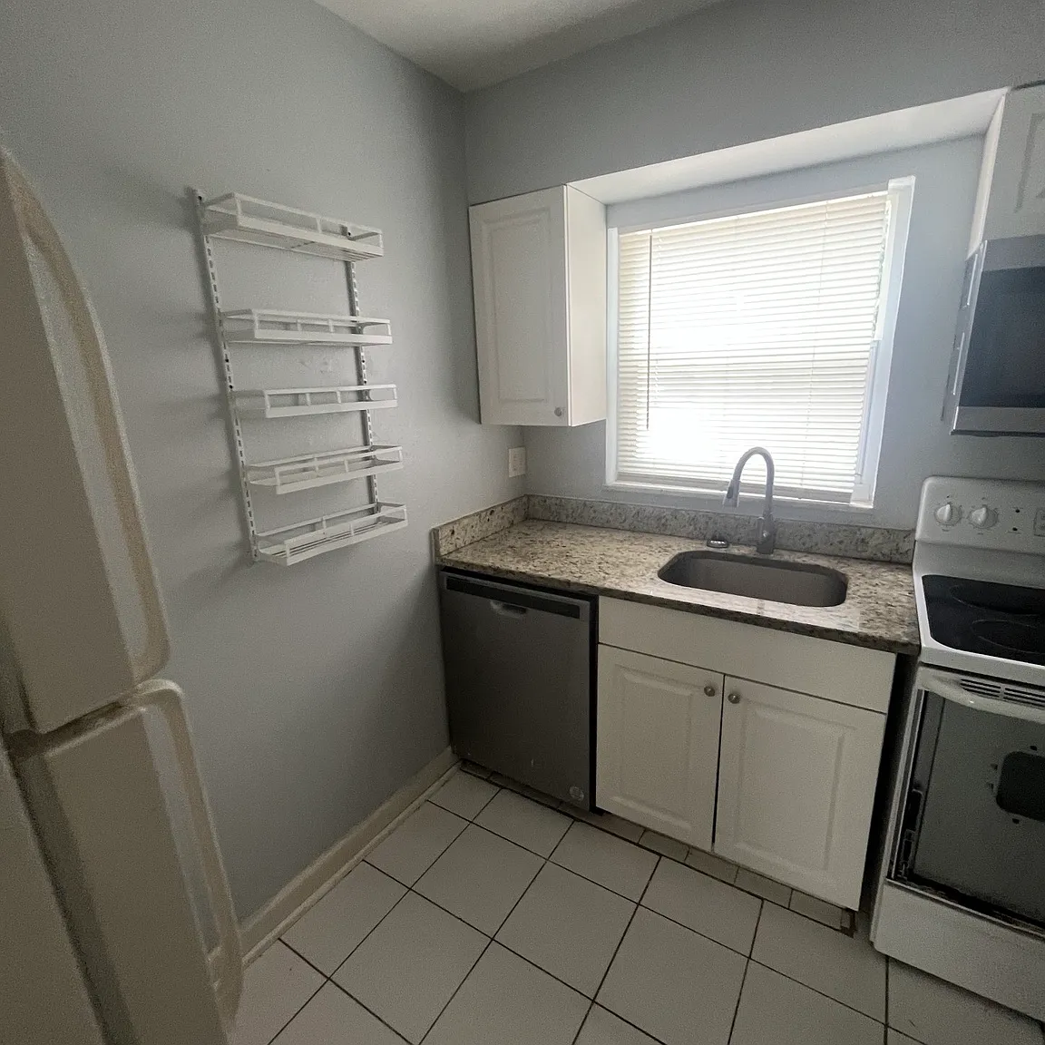 2 bed, 1200 sqft, $1,550 — Photo 4