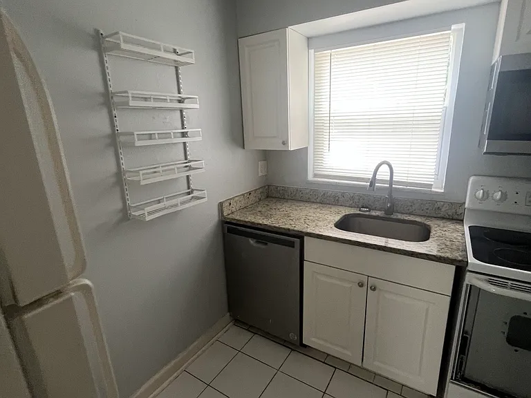 805 Louisville St #9 — Photo 4