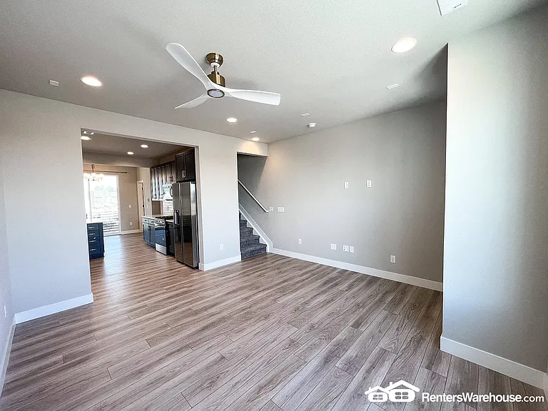 888 S Valentia St — Photo 11