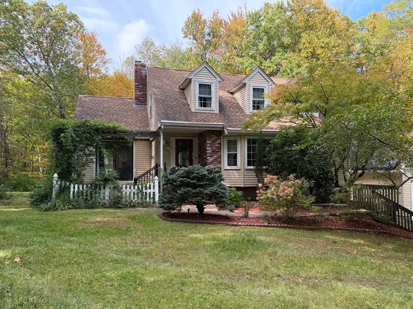 187 Thayer St, Millville, MA 01529