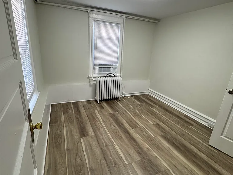 114 N Harvard Ave #1 — Photo 12