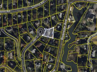 27 Weston Hill Rd, Riverside, CT 06878