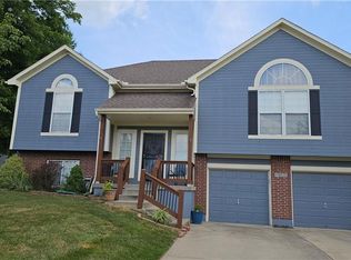1601 Kimberly Ct, Greenwood, MO 64034