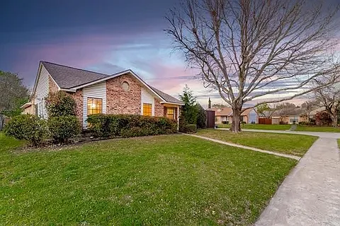 1325 Springview Dr Photo 1
