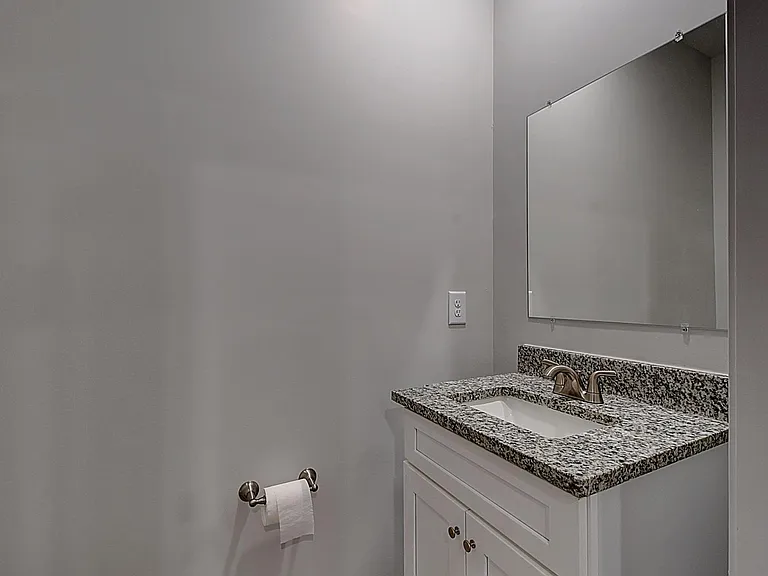 1080 Packing House Rd #12 — Photo 4