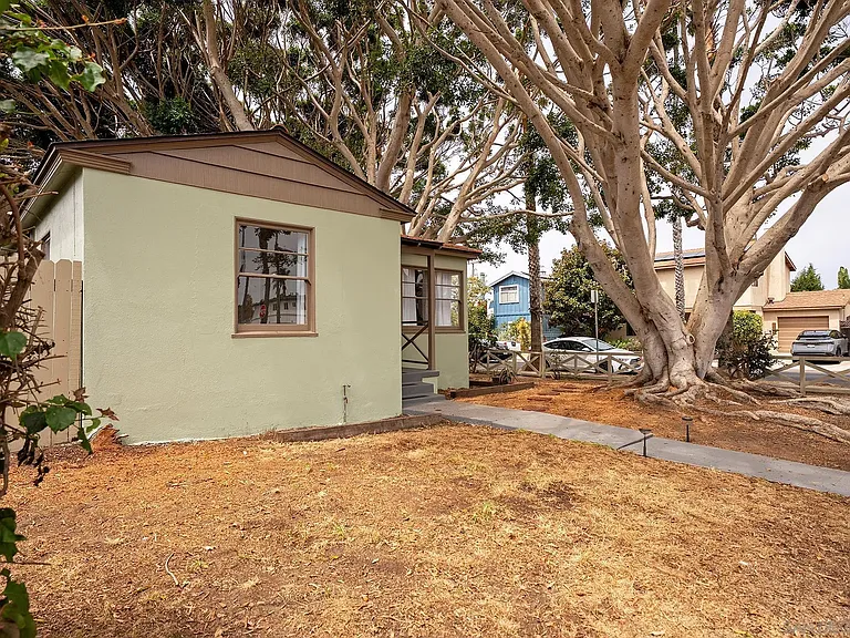 1537 Sunset Cliffs Blvd — Photo 32