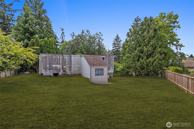 5th image of 2706 S 276th Place