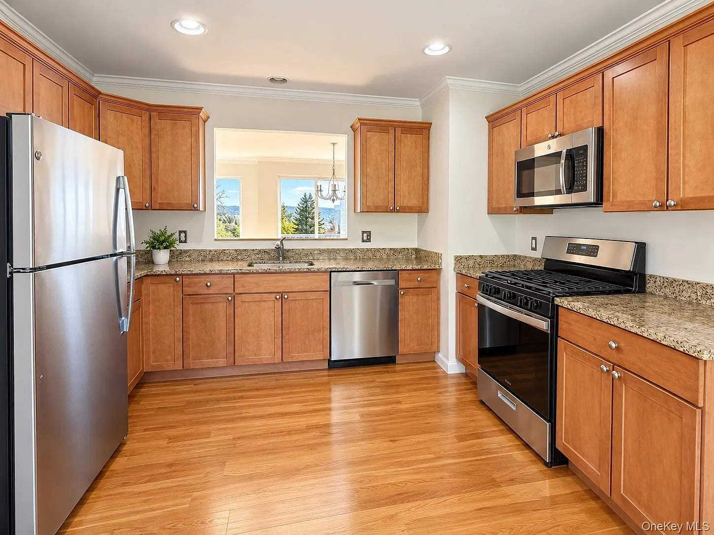 3 bed, 3.5 bath, 2145 sqft, $3,800 — Photo 3