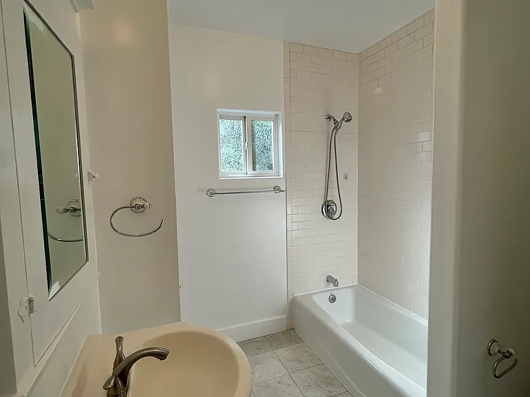 1335 N Harvard Blvd #1331-1/2 — Photo 17