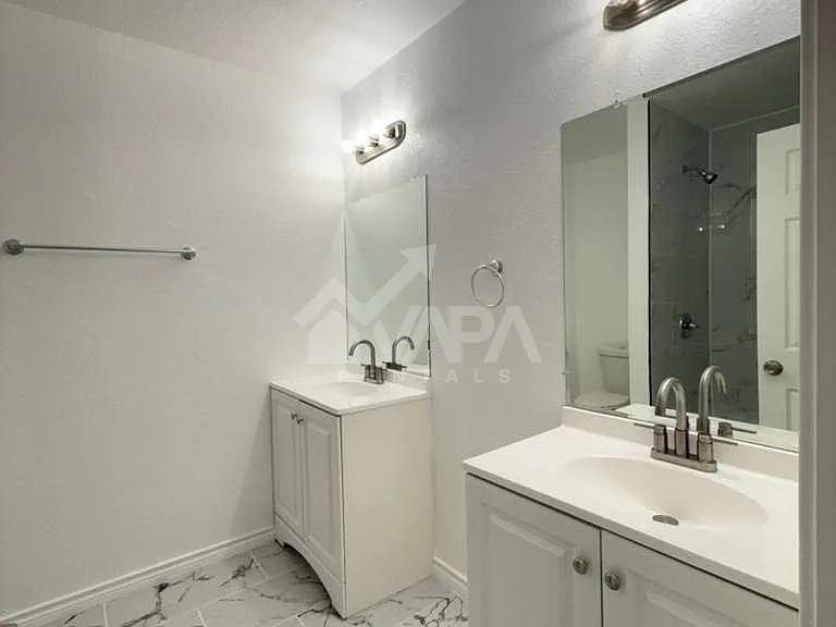 7729 Narrow Pass Dr — Photo 9